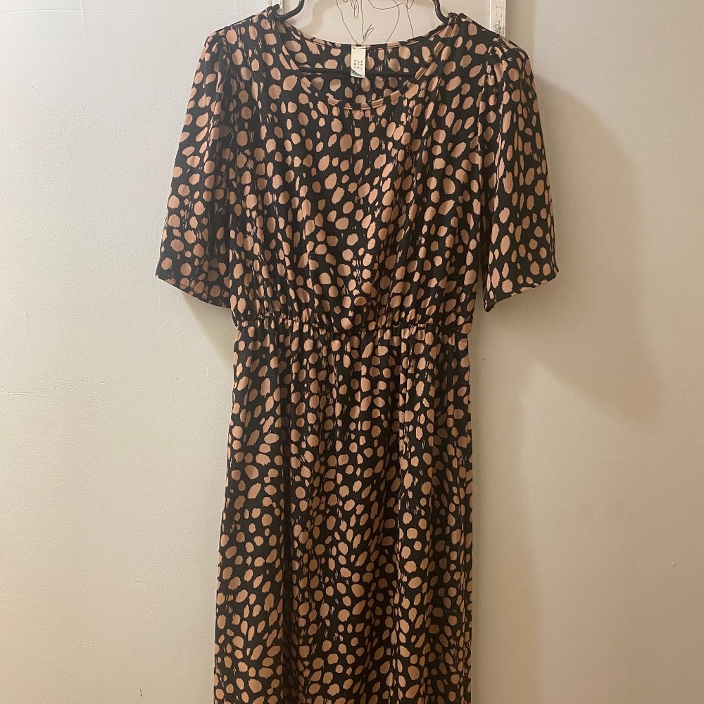 MIDI dress with slit